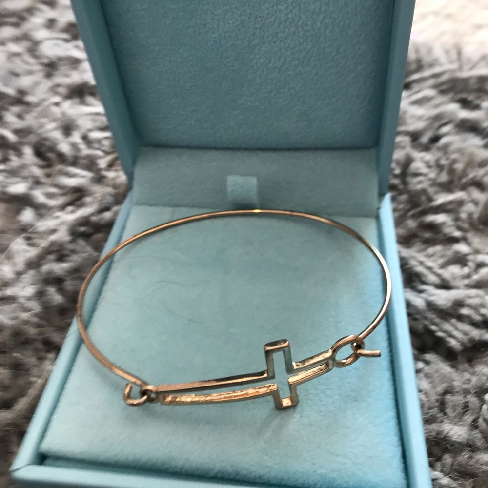 Stackable cross bracelets - Picture 2 of 3